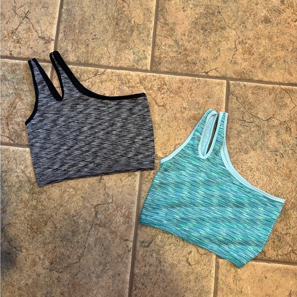 NWOT *Bundle of 2* aerie Offline seamless Recharge crop tanks size M - Picture 1 of 7